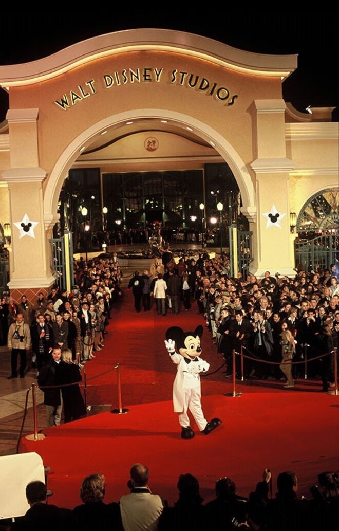 2002 - (16 MARÇO) - Grande inauguração do Parque Walt Disney Studios