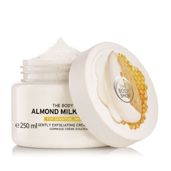 Esfoliante corporal com leite de amêndoas e mel, €17, The Body Shop