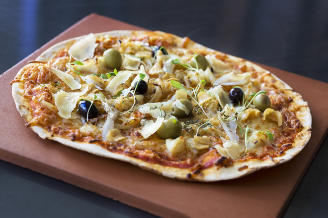 Pizza de Bacalhau à Portuguesa