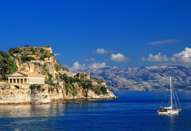 7. Corfu, Ilhas Jónicas