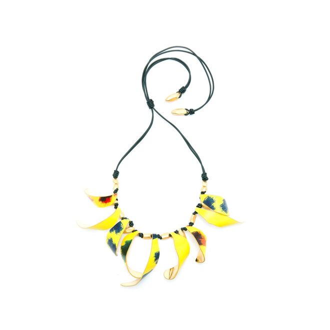 Colar, €150, BIMBA Y LOLA