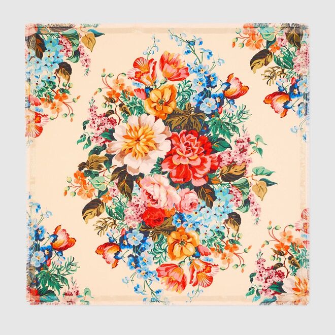 Lenço, €620, Gucci