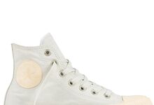 Converse Chuck Taylor All Star II Pastels, na cor Buff Barely Orange, à venda por €75 e €80 (cano alto) em lojas selecionadas e em converse.com