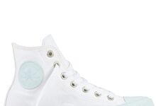 Converse Chuck Taylor All Star II Pastels, na cor White Fiberglass, à venda por €75 e €80 (cano alto) em lojas selecionadas e em converse.com