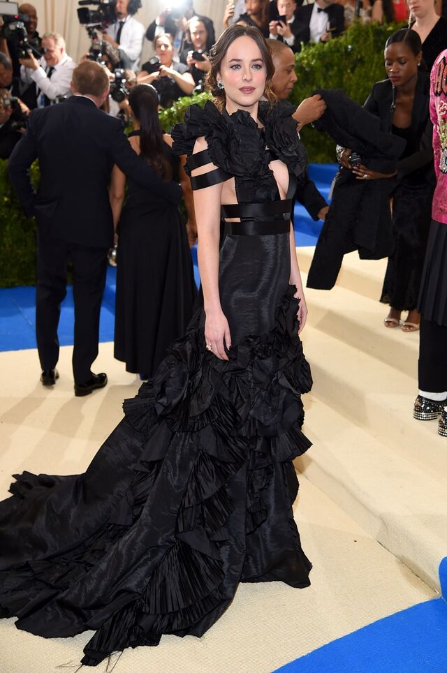 Dakota Johnson em Gucci
