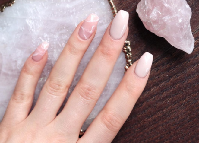 Trend: Quartz Nails
