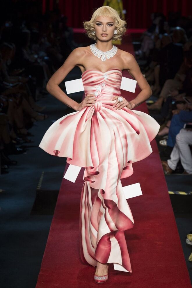 Agora (Desfile Moschino)