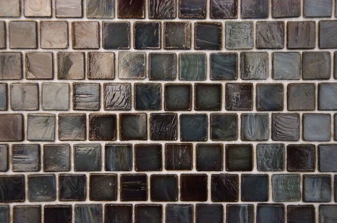 Pastilha de vidro Staggered Earth, da Sicis, preço sob consulta, na Padimat 