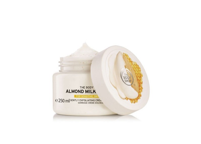 Almond Milk & Honey Esfoliante Corporal, €17, The Body Shop