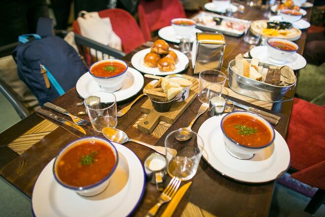 Restaurante Ostannya Barykada (A Última Barricada) - Sopa Borsch