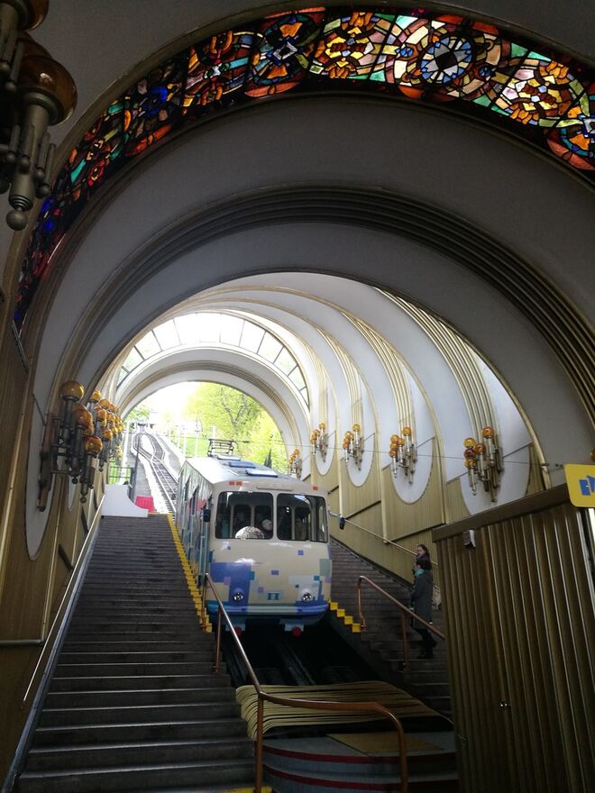 Viagem de Funicular, um elétrico que nos levou até à parte histórica