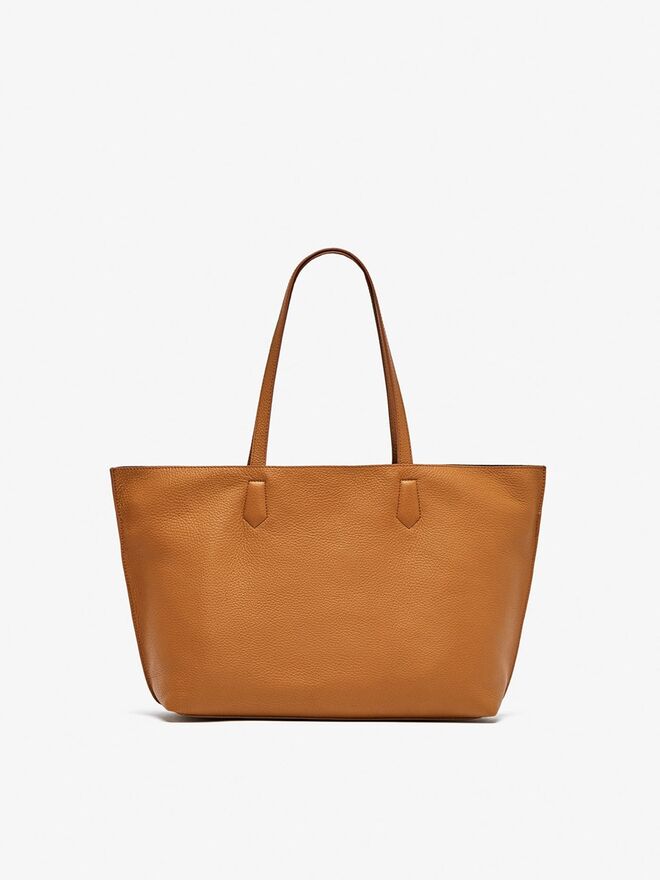 Carteira em pele, €199, Massimo Dutti