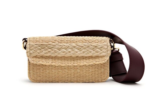 Carteira em ráfia e pele, Blumarine (preço sob consulta)