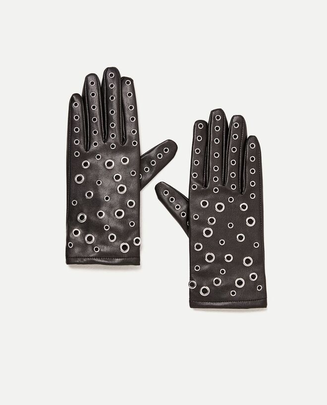 Luvas em poliéster, €17,95, Zara