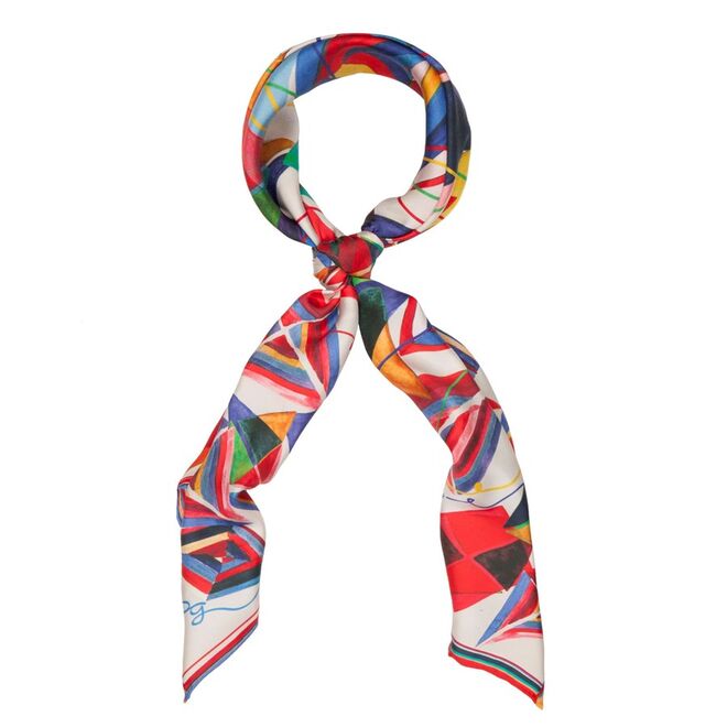 Lenço em seda, €80, Purificatión García