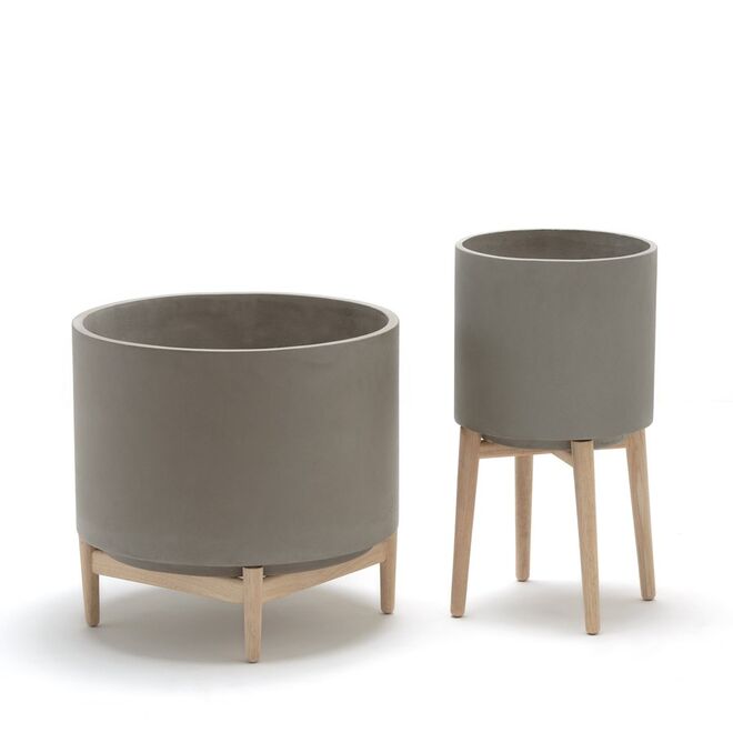 Vasos em cimento, €109 e €95, Am. Pm., em laredoute.com