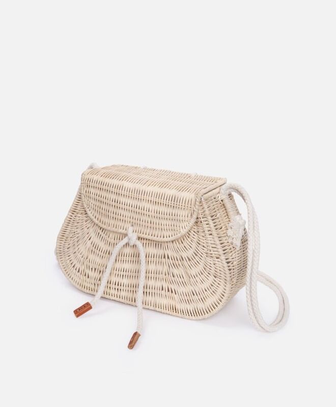 Mala a tiracolo de vime, €39,99, OYSHO