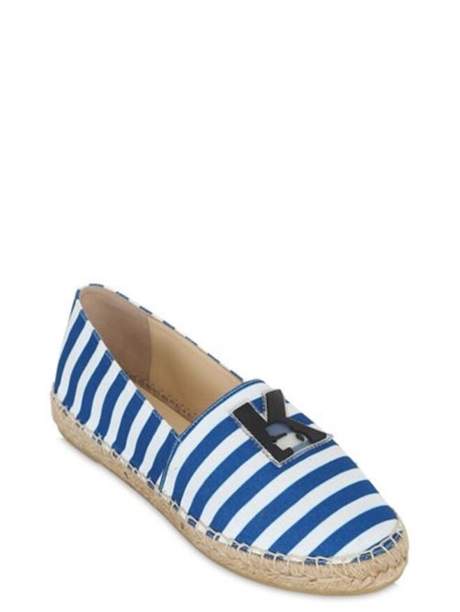 Alpercatas, €175, Karl Lagerfeld, em luisaviaroma.com