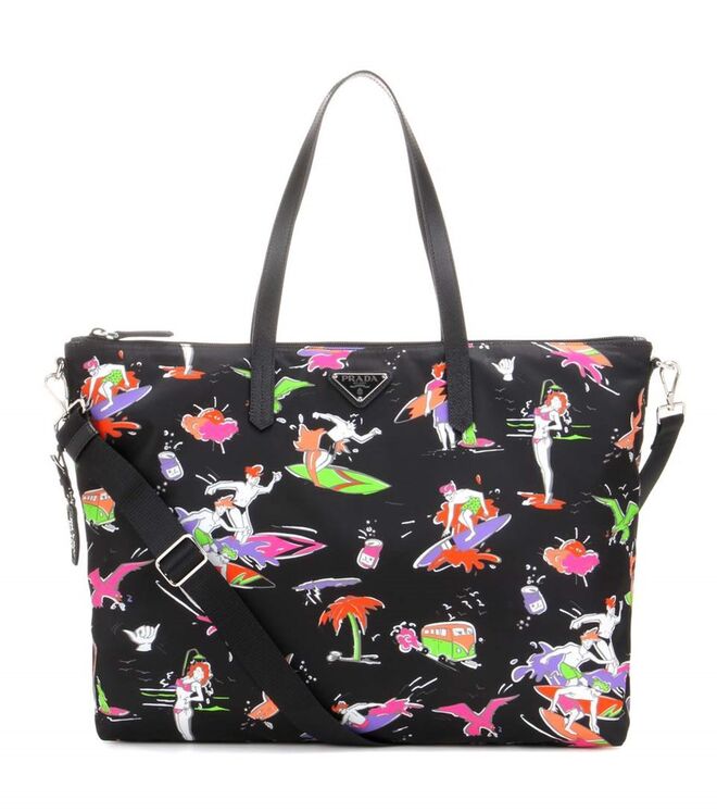 Carteira, €900, Prada