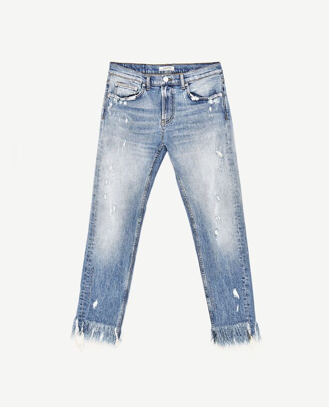 Calças de ganga cintura média boyfriend, €39,95, Zara