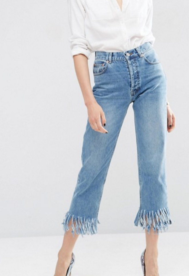 Jeans com franjas em Oxford Wash, €22, em asos.com