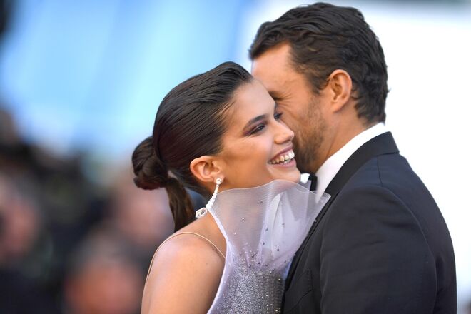 Sara Sampaio, Avakian