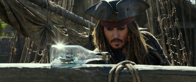 Johnny Depp em "Piratas das Caraíbas - Homens Mortos não Contam Histórias" na Disneyland de Paris
