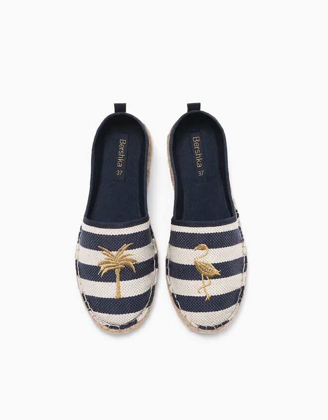 Alpercata, €19,99, Bershka