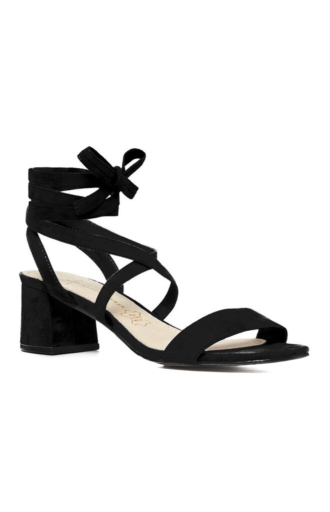 Sapatos salto bloco, €14, Primark