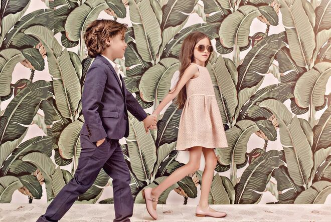 Fato azul e vestido em tweed rosa, Marie-Chantal - SS17