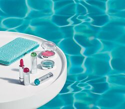 Clinique x Jonathan Adler: a maquilhagem de verão por que esperávamos
