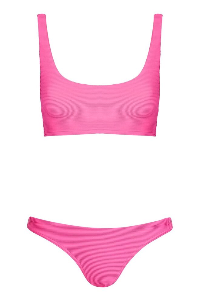 Biquíni em poliamida e elastano, soutien, €20, e cuecas, €16, Topshop