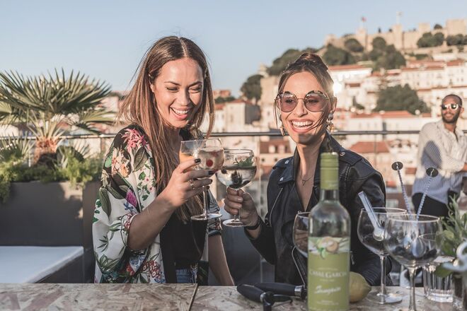 Débora Monteiro e Mariana Monteiro