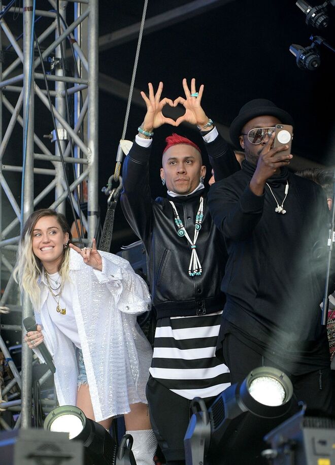 Black Eyed Peas e Miley Cyrus