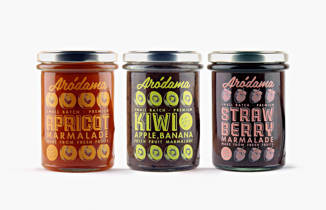 Geleia de pêssego, de kiwi, maçã e banana e de morango