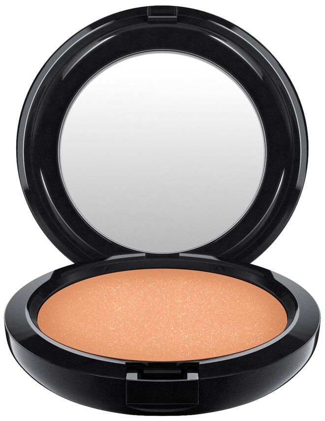 Fruity Juicy Bronzing Powder no tom Refined Golden, €34, M.A.C