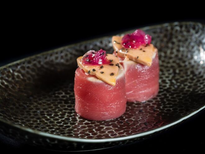 Tuna Foi - Dupla de gunkans de atum com foie gras e cebola roxa caramelizada, €10