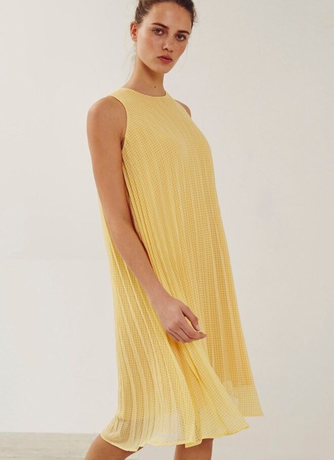 Adolfo Dominguez, €190