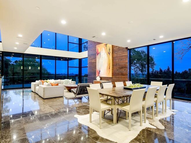 WEST LAKE HILLS, Texas