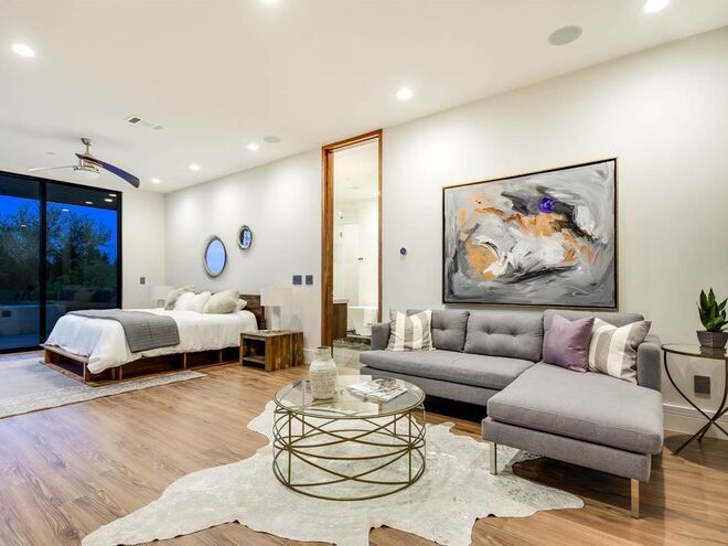 WEST LAKE HILLS, Texas