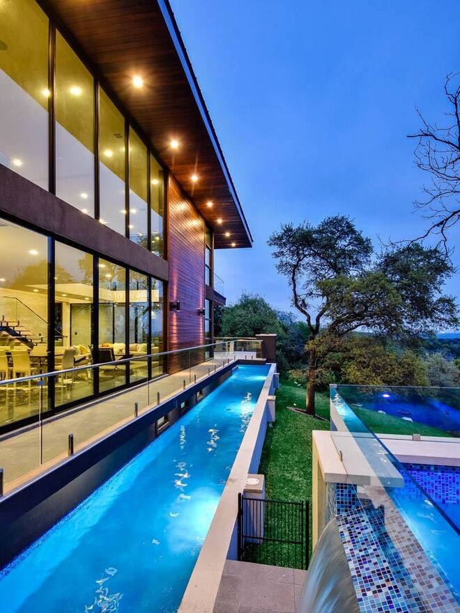 WEST LAKE HILLS, Texas