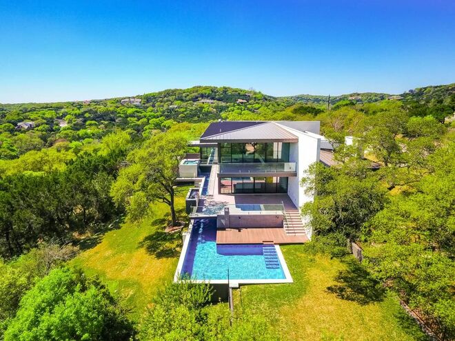 WEST LAKE HILLS, Texas