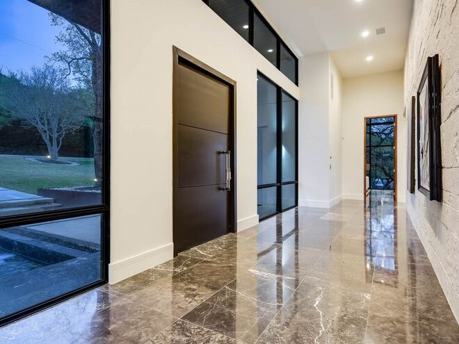 WEST LAKE HILLS, Texas