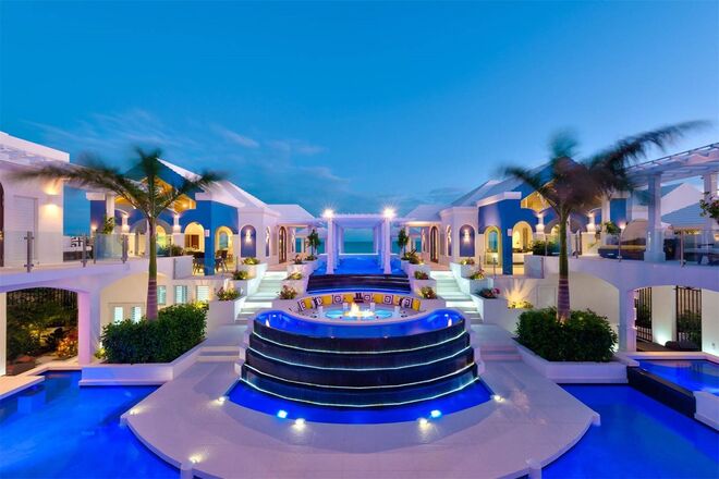 MANDALAY, Long Bay, Ilhas Turcas