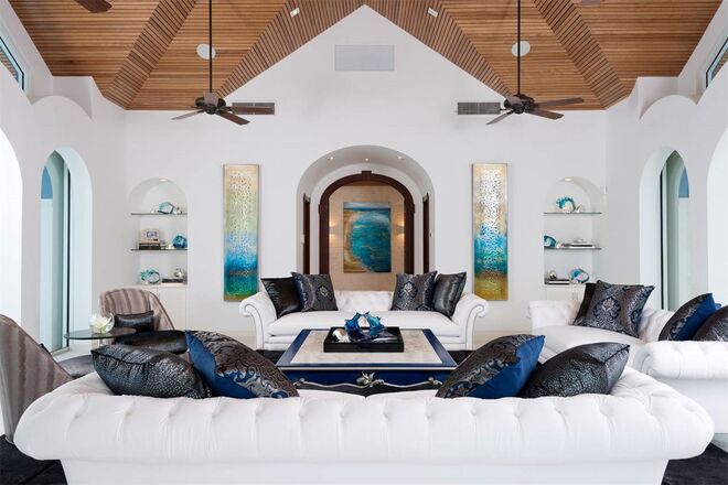 MANDALAY, Long Bay, Ilhas Turcas