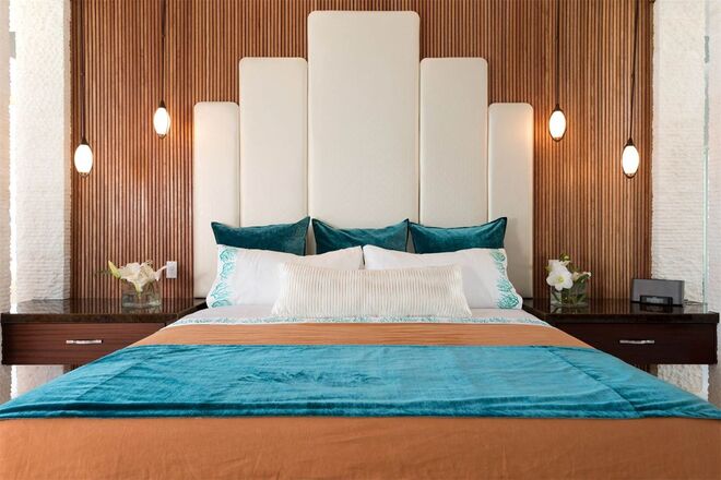 MANDALAY, Long Bay, Ilhas Turcas