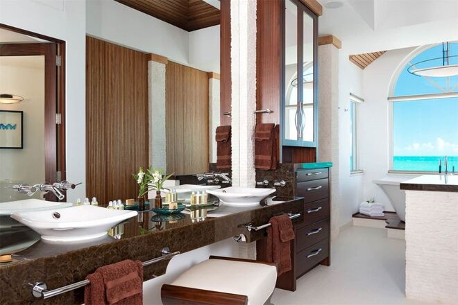 MANDALAY, Long Bay, Ilhas Turcas