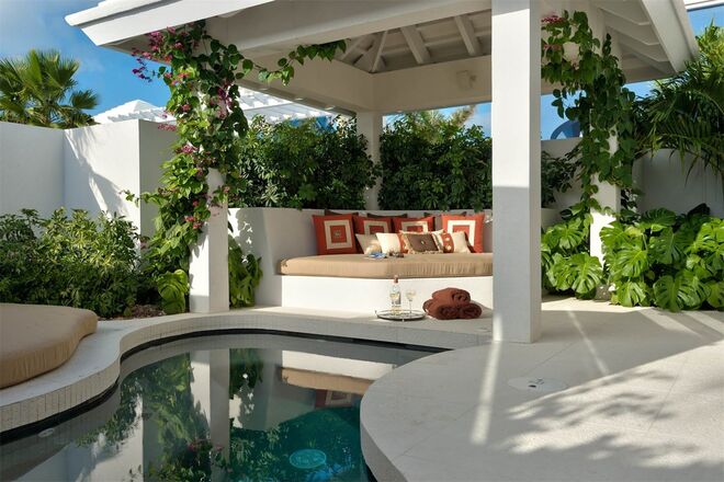 MANDALAY, Long Bay, Ilhas Turcas