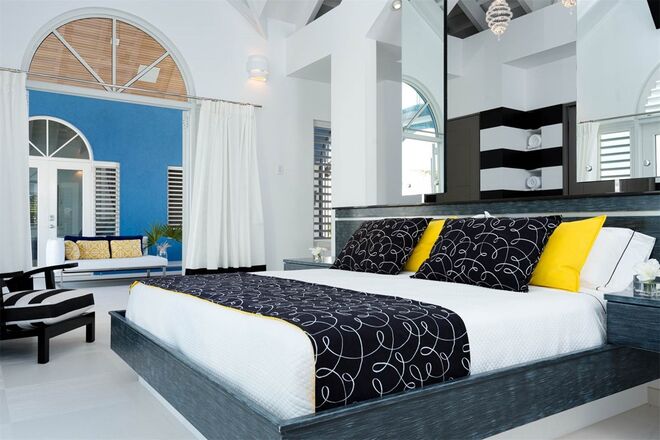 MANDALAY, Long Bay, Ilhas Turcas