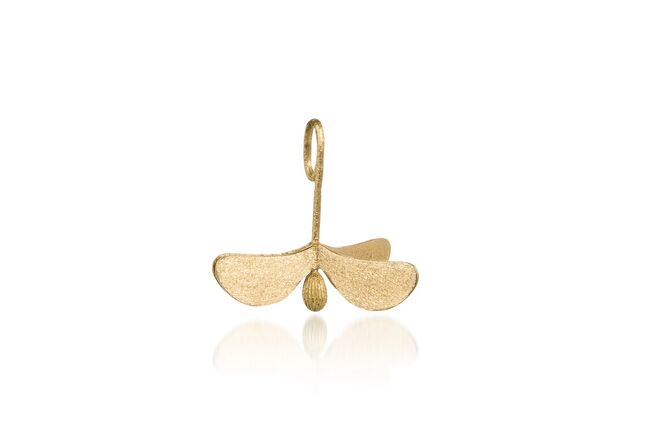 Flying Seeds, de Luísa Rosas. Pendente grande em ouro, €185